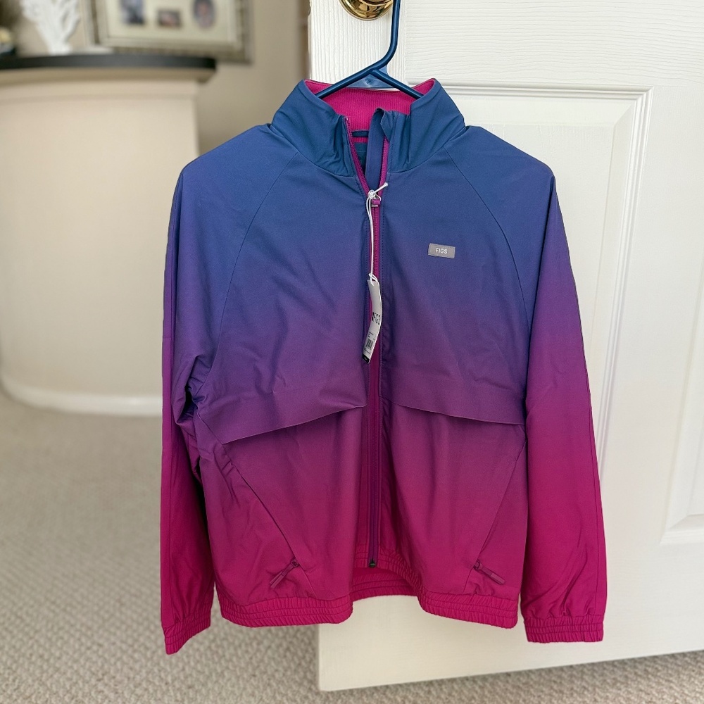 NEW FIGS Small Women's Sunset Sydney FREEx Scrub Jacket, Ombre Sunset
